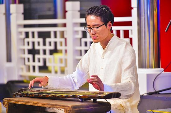 古琴代表性青年演奏艺术家唐彬