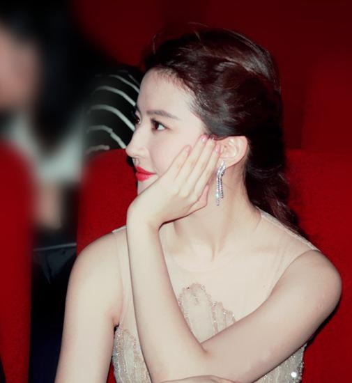 手进行时 来学学如何保护好自己的第二张脸吧|林允儿|李宇春|刘亦菲