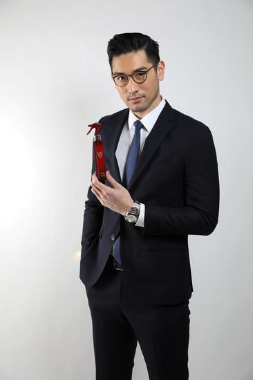 沙宣携手高以翔 玩转唯品会美妆节