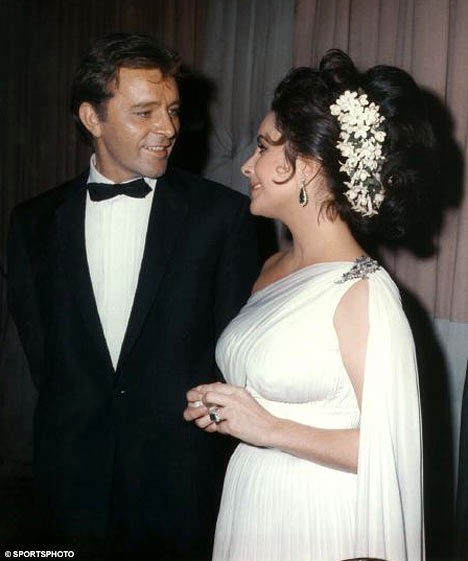 Elizabeth Taylor 与第5任丈夫Richard Burton