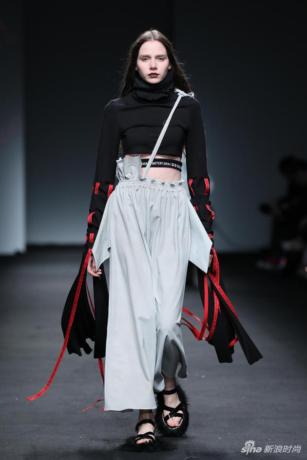 一财经双语主持张媛,英文主播爱新觉罗贝,刘舒佳,雅静,张墨丰,苏雪皎