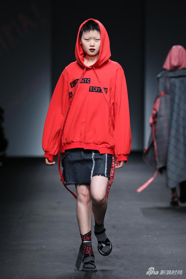 一财经双语主持张媛,英文主播爱新觉罗贝,刘舒佳,雅静,张墨丰,苏雪皎