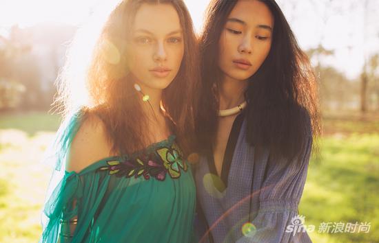 何若阳与Anniek Abma携手演绎中国版《Vogue》2017年四月刊时尚大片。