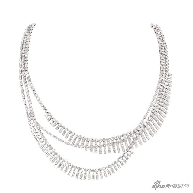 CHANEL臻品珠宝“1932” 系列“Franges Swing”项链，白18K金镶嵌钻石。 
