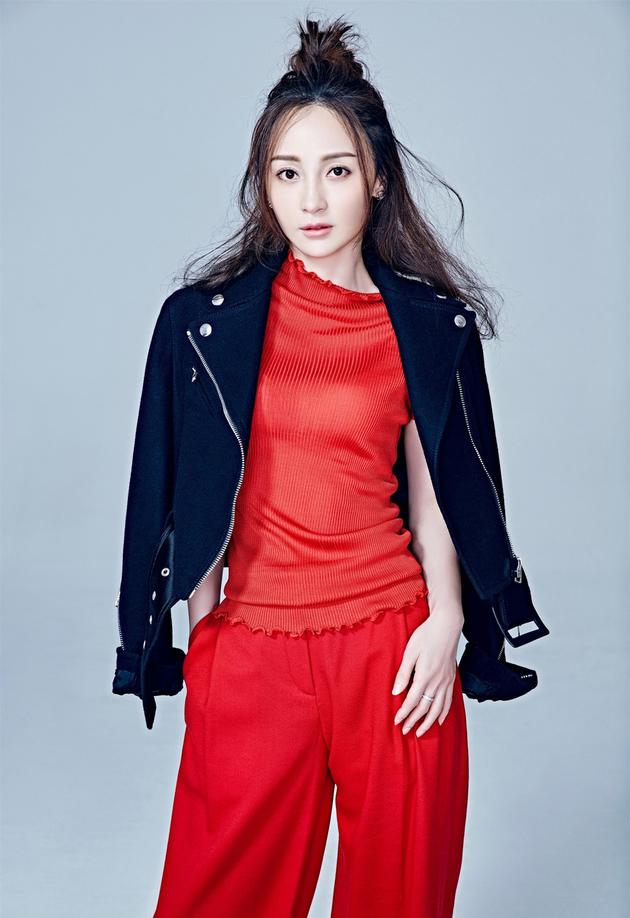 姚笛最新写真曝光 蓬松丸子头俏皮不失帅气