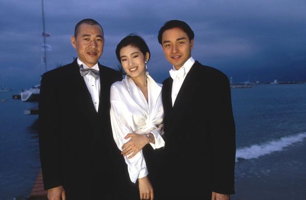 1993年，巩俐携手张国荣第一次走上了戛纳的红毯