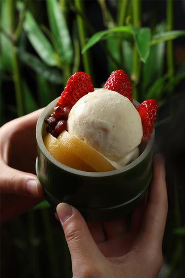 炭匠甘味处 抹茶白玉鲜果竹筒