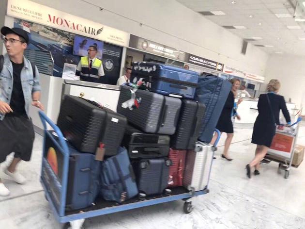 范冰冰一人的行李达到13箱