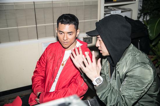 李晨nic不破不立mv上线潘玮柏首任导演力挺好友