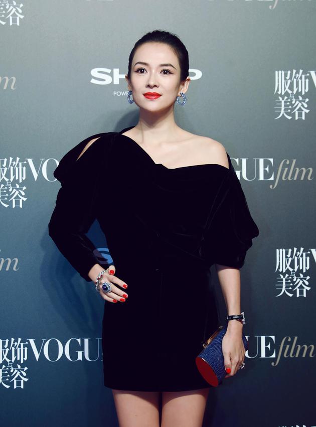 章子怡受邀出席VogueFilm首映派对