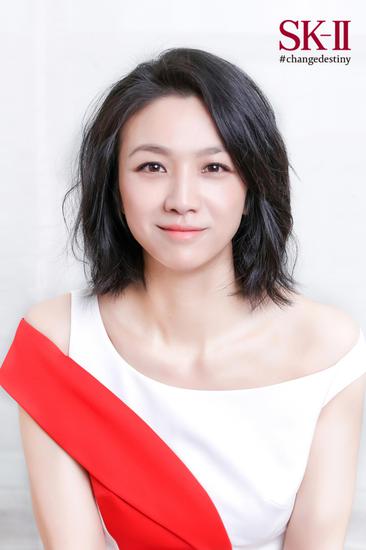 sk-ii全球代言人汤唯"年龄就是一个数字而已,不要因为数字而桎梏你的