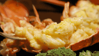 　　荣尊1893 -波士顿龙虾 自选铁扒或奶汁焗烤 Whole Boston Lobster Grilled or Thermidor With Garden Vegetable