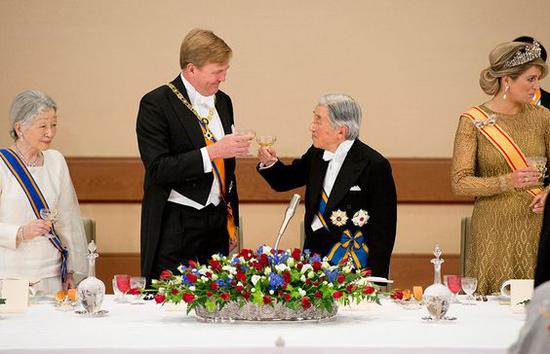 日本天皇国宴 图片来源自hellomagazine.com