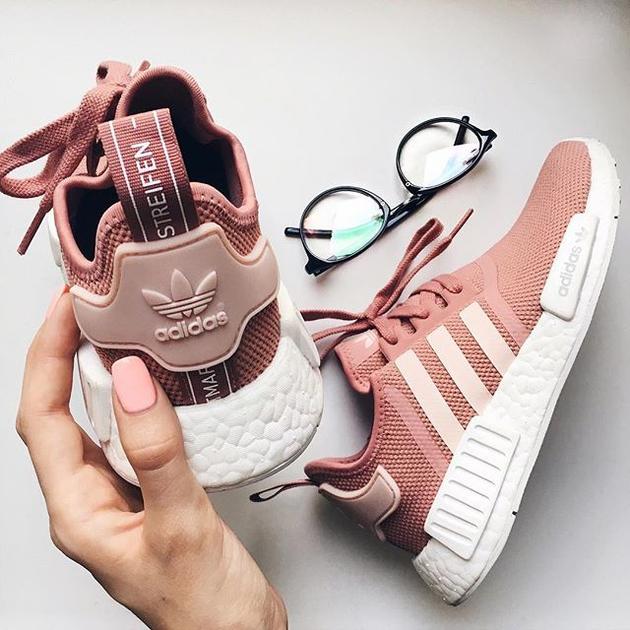 b9ca92e18bf6fa92ff3affac3e75331c--adidas-nmd-r-pink-adidas-nmd