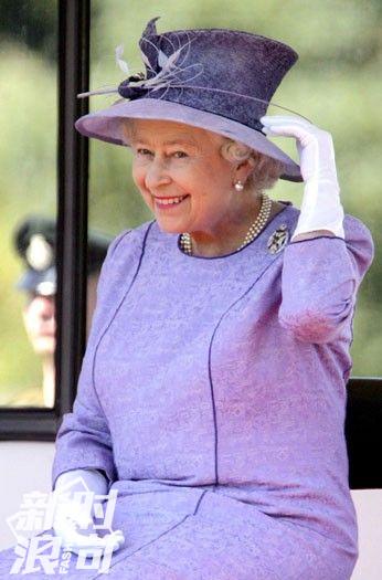 爱穿紫色的伊丽莎白女皇