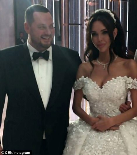 俄罗斯富商Aleksey Shapovalov迎娶了27岁的模特Ksenia Tsaritsina