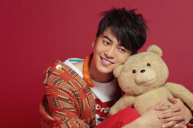 黄新皓时尚写真曝光阳光热情冷酷帅气