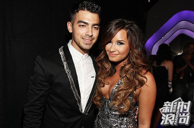 Joe Jonas曾经和Demi Lovato也有段情