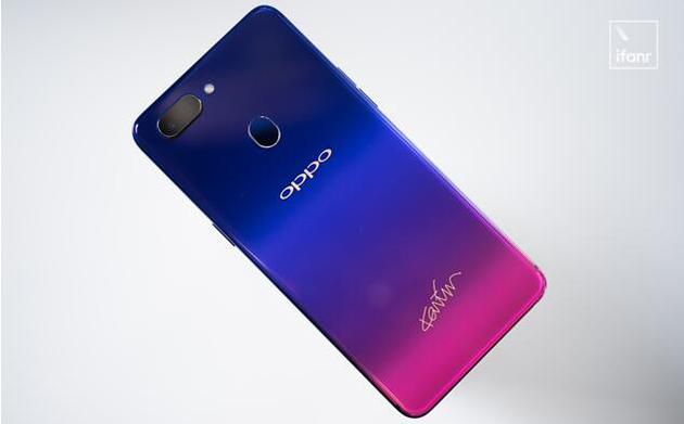 ▲OPPO R15 星云版