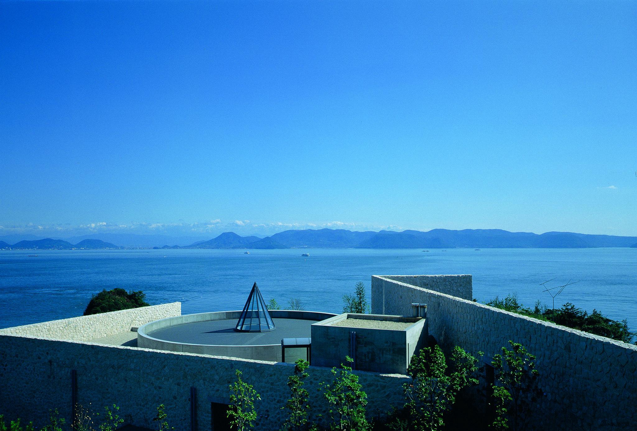 地中美术馆 松冈满男