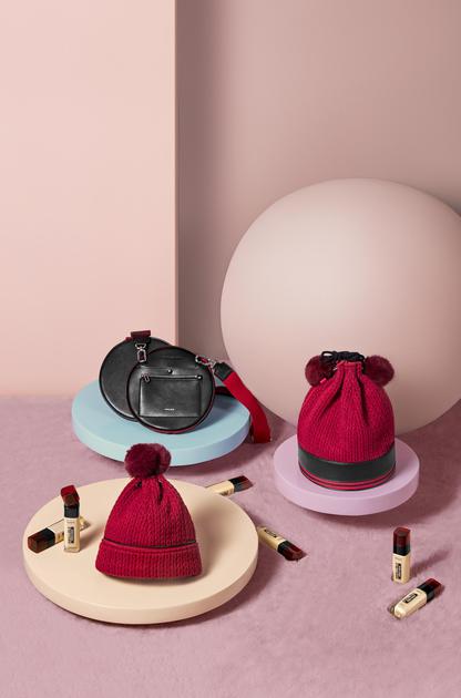 巴黎欧莱雅x老鬼设计师限定款红帽子包