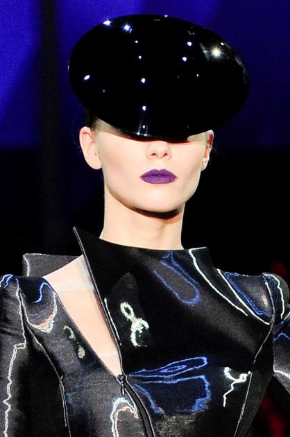 Giorgio Armani beauty_Pr visuals_Giorgio Armani Privé Spring Summer 2011 runway show