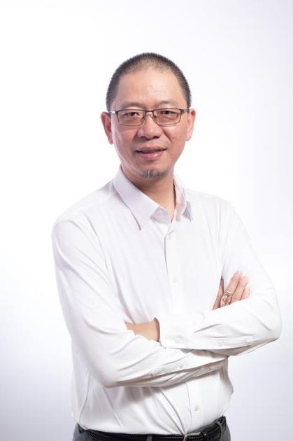 与此同时,优衣库还邀请到了面料专家沈沉(东华大学服装学院副教授