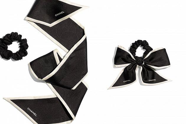 每款都带有香奈儿精致的品牌印花,低调又有格调,将香奈儿