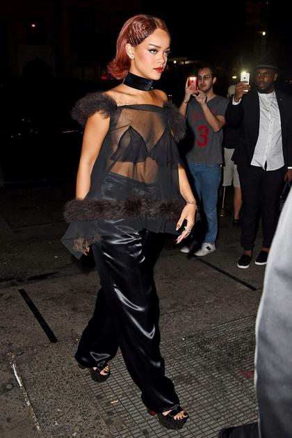 Rihanna玩新花样 内衣品牌Savage x Fenty即将上线