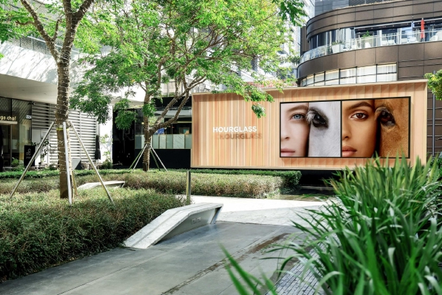 HOURGLASS首个线下活动「光合露台」 快闪店