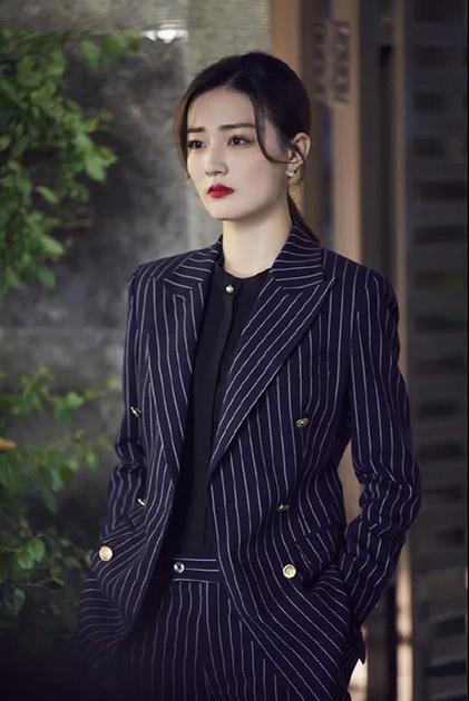 徐璐吴昕在线斗法霸道总裁徐璐胜在红唇