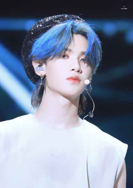 justin黄明昊