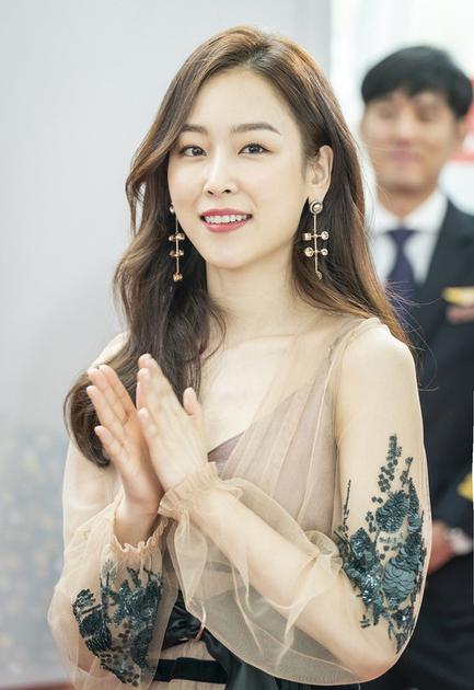 女主角徐玄振