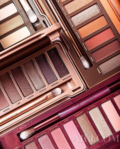 Urban Decay Naked Cherry Eyeshadow Palette