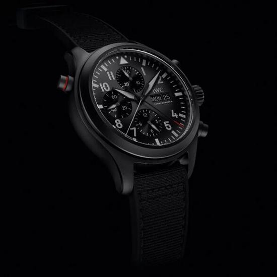 IWC万国表飞行员系列TOP GUN海军空战部队瓷化钛金属双秒追针计时腕表 (型号:IW371815)