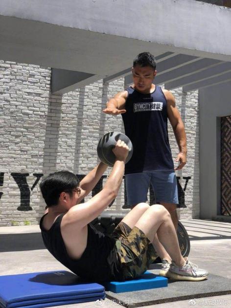 马思纯只吃青菜钱枫瘦了20斤喜提明星们的减肥新招