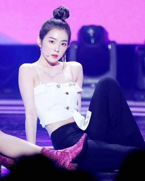 被称南韩四代神颜女爱豆irene裴珠泫的颜配得上吗