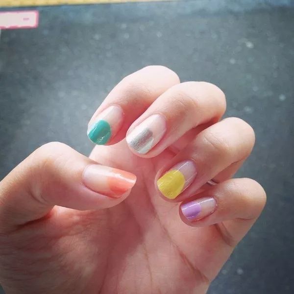 彩色色块美甲