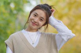 给新“谋女郎”的素颜打几分？