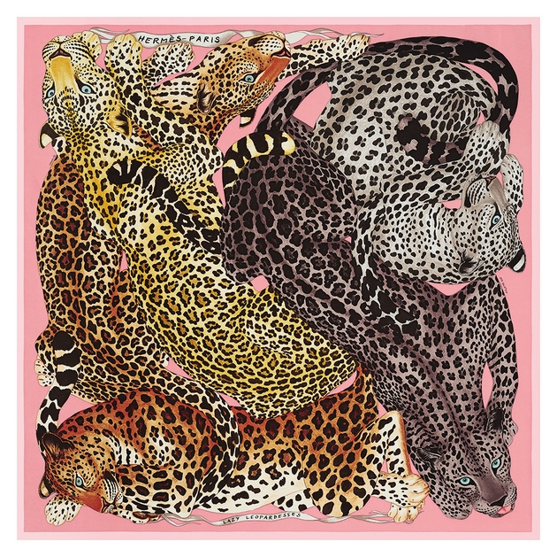 Carre-90-cm-Lazy-Leopardesses-en-twill-de-soie--Noel-2021--Hermes-©-Studio-des-Fleurs