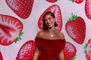  The whole network is popular! Hailey Bieber set off a trend of food style and makeup