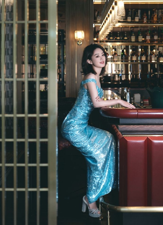 赵丽颖穿人鱼公主蓝色亮片裙 身材曲线玲珑有致|赵丽颖|人鱼公主|亮片裙_新浪女性_新浪网
