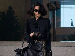 超模刘若兮：雨中走巴黎世家大秀是什么