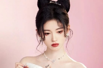 女明星直播妆发
