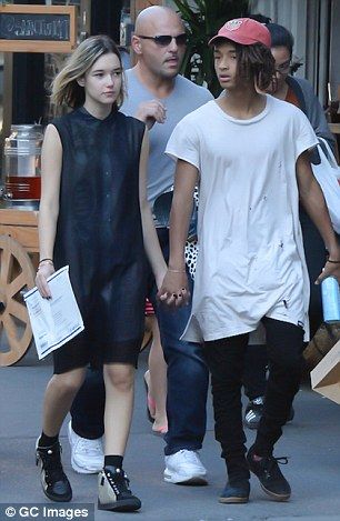 jaden smith和前女友出街穿黑白配