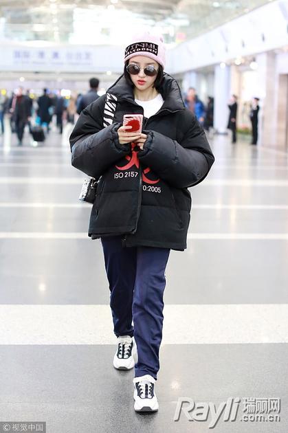 时装周爆红的熊猫鞋原来刘雯早早就穿上了