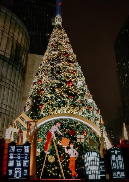 位于上海恒隆广场的卡地亚圣诞树–上海城景