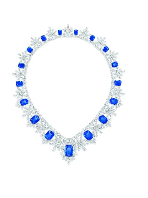 海瑞温斯顿蓝宝石钻石项链，总重约115.27克拉