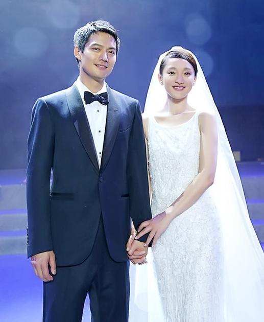 周迅、高圣远于2014年7月16日公益演唱会现场宣布婚讯