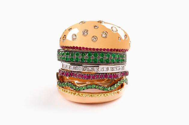 设计师Nadine Gohsn曾经设计过的汉堡戒指
